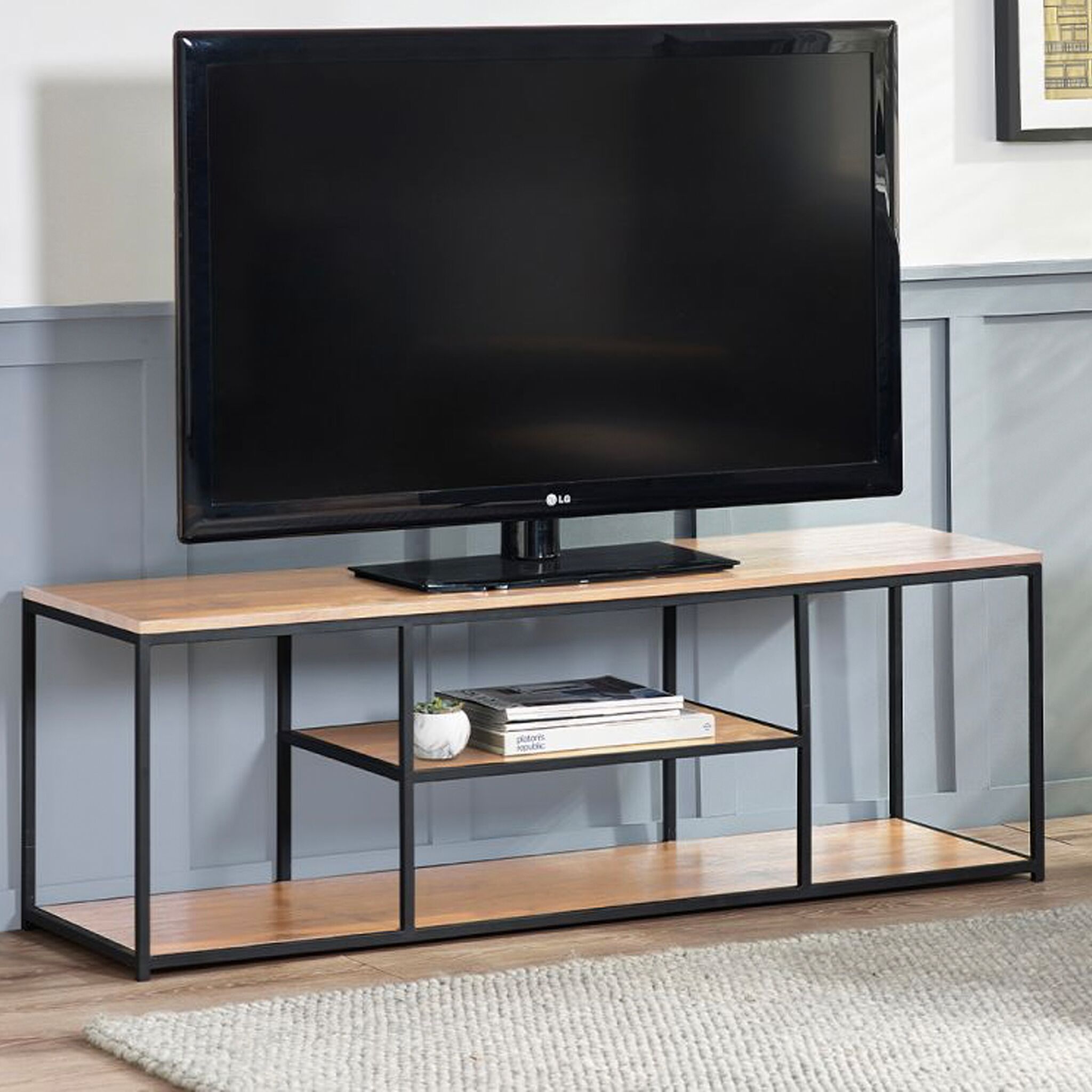 Antigua Media Unit – LOFT
